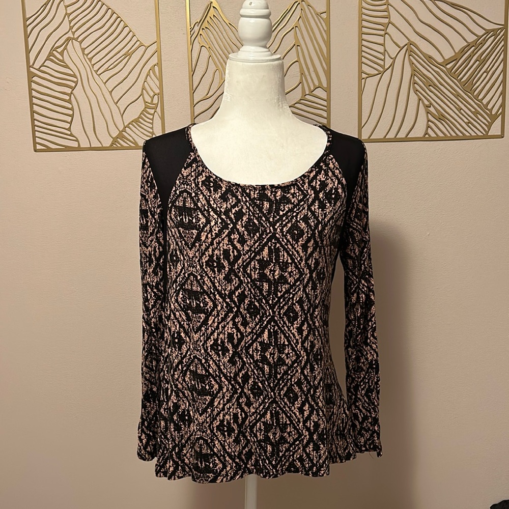 Women’s Long Sleeved Top